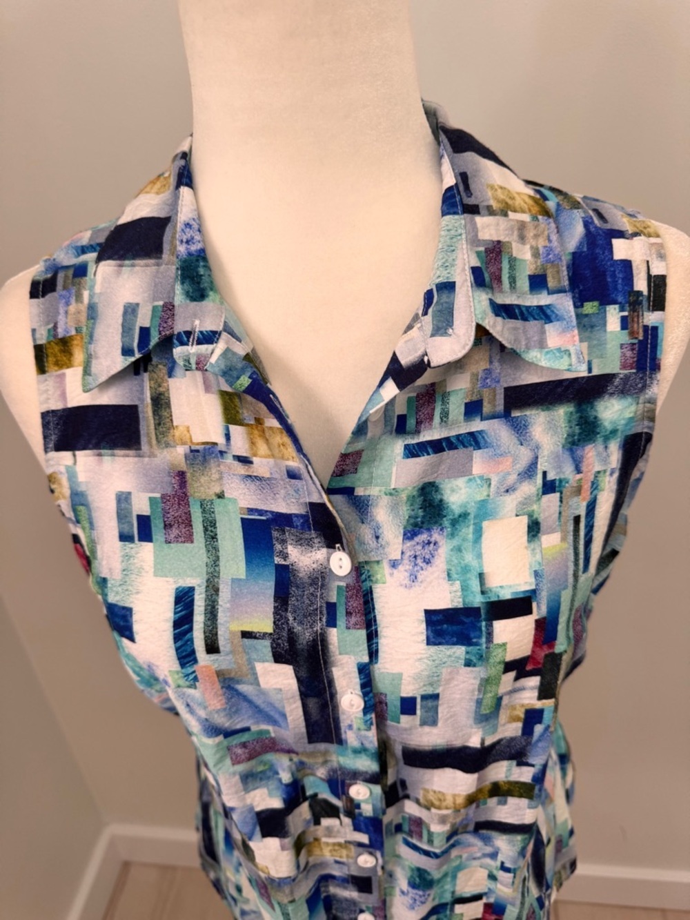 Sleeveless Button-Front Collared Top in Multicolor Blue Print Sz S - Picture 4 of 12